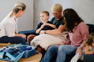 Samme lege en gang til, på hjemmebesøk