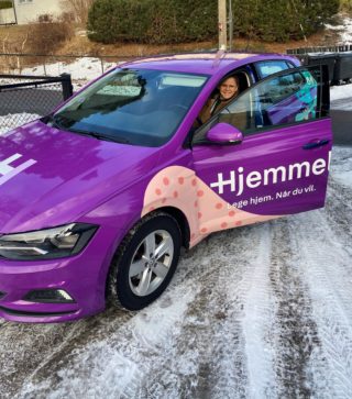 Hjemmelegene på veien i sine lilla el-biler. Jakter Covid-19 i de tusen hjem.